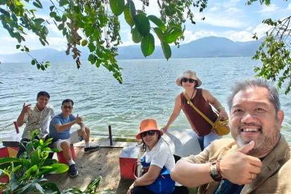 Danau singkarak salah satu danau terindah disumatera barat.